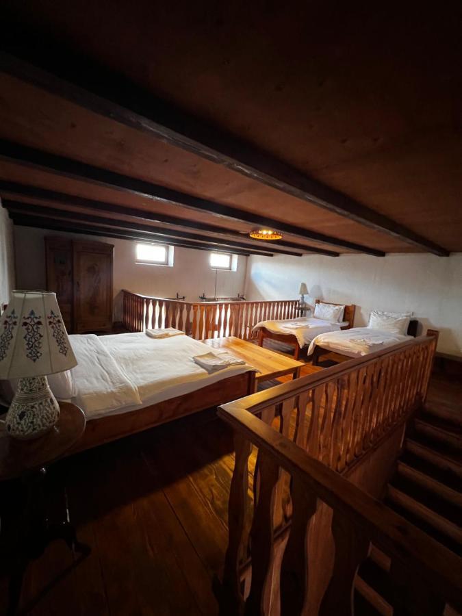 Villa Kars Gjoemri Buitenkant foto