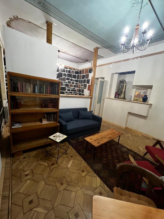 Villa Kars Gjoemri Buitenkant foto