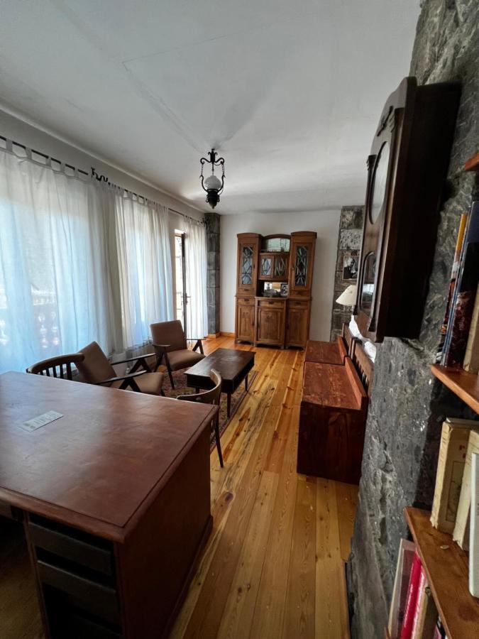 Villa Kars Gjoemri Buitenkant foto