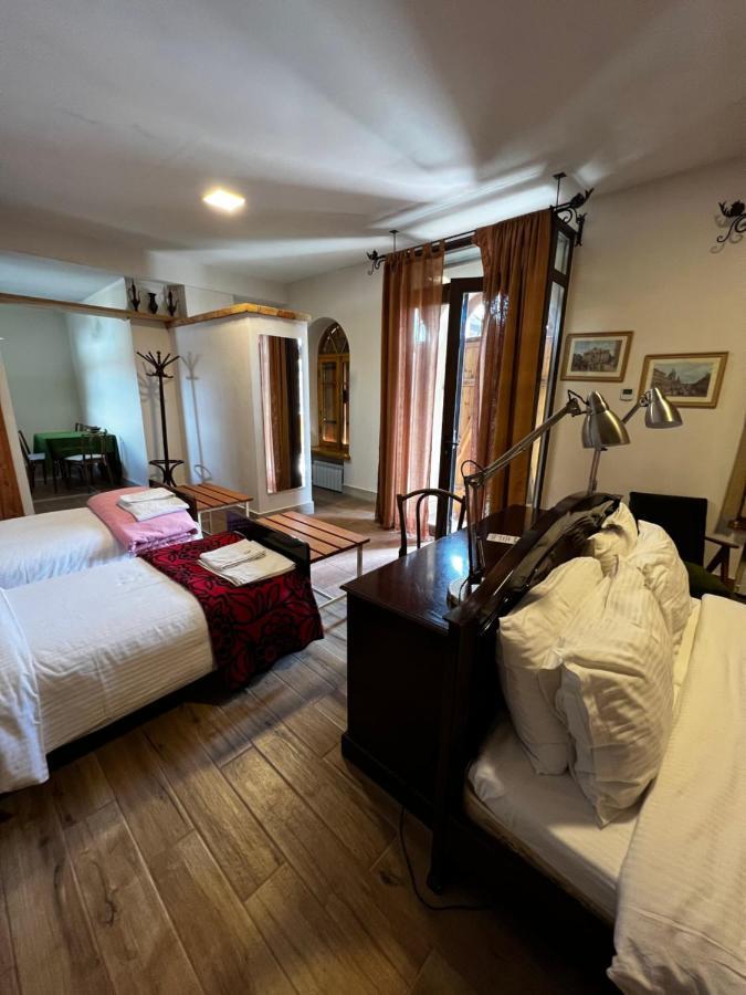 Villa Kars Gjoemri Buitenkant foto