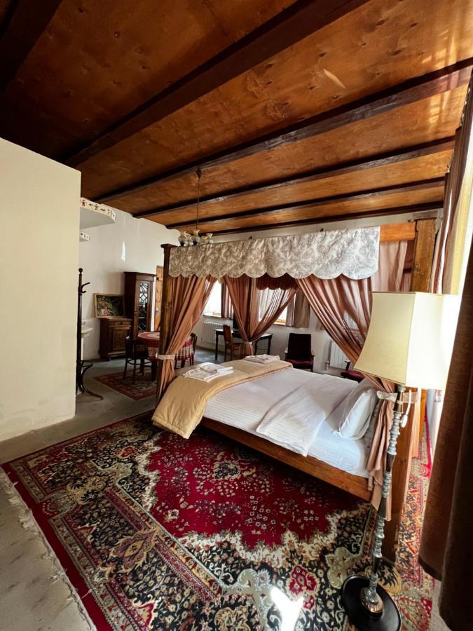 Villa Kars Gjoemri Buitenkant foto