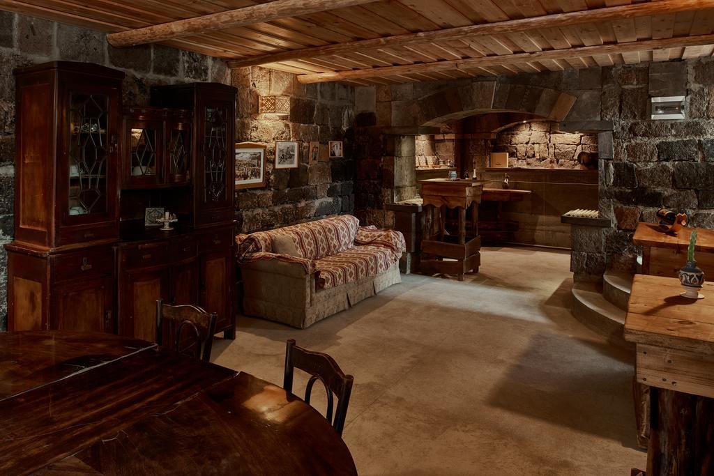 Villa Kars Gjoemri Buitenkant foto